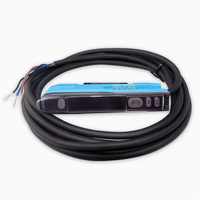 NPN / PNP Output Fiber Optic Amplifier LED Light Source Detector
